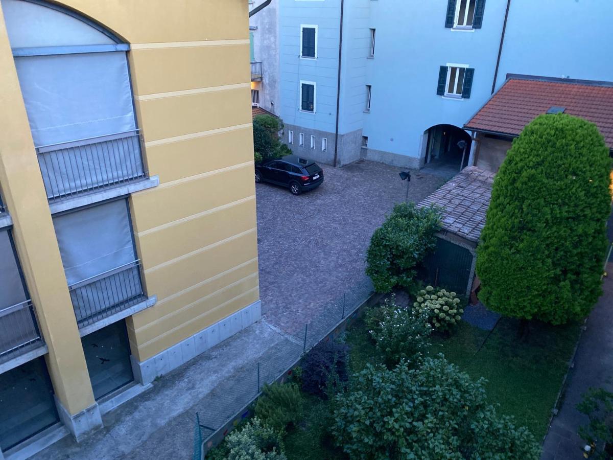 Yellow House Guest House Mendrisio Esterno foto